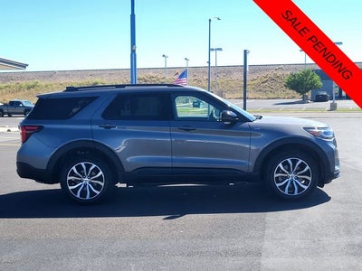 2025 Ford Explorer ST-Line