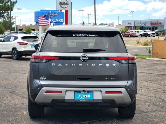 2025 Nissan Pathfinder SL