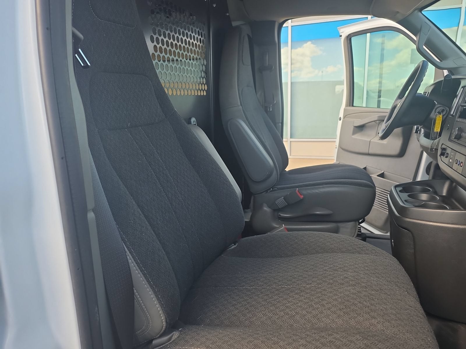 2025 Chevrolet Express Cargo WT
