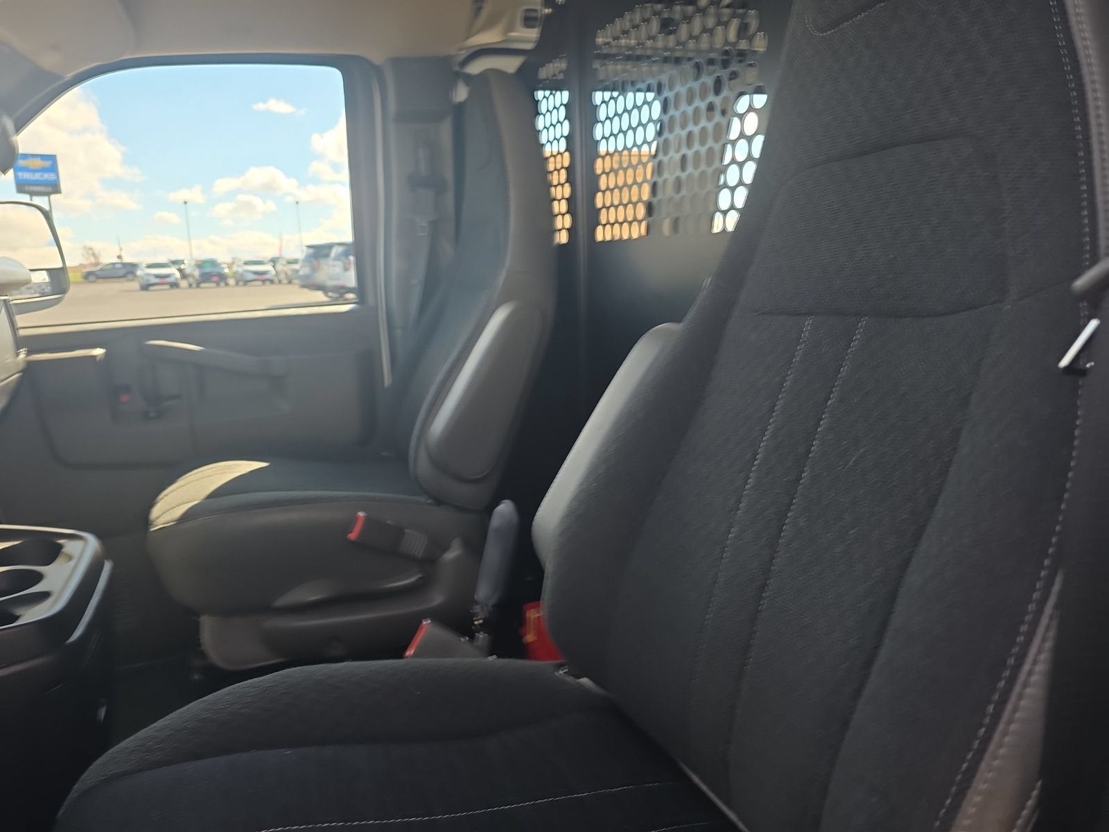 2025 Chevrolet Express Cargo WT