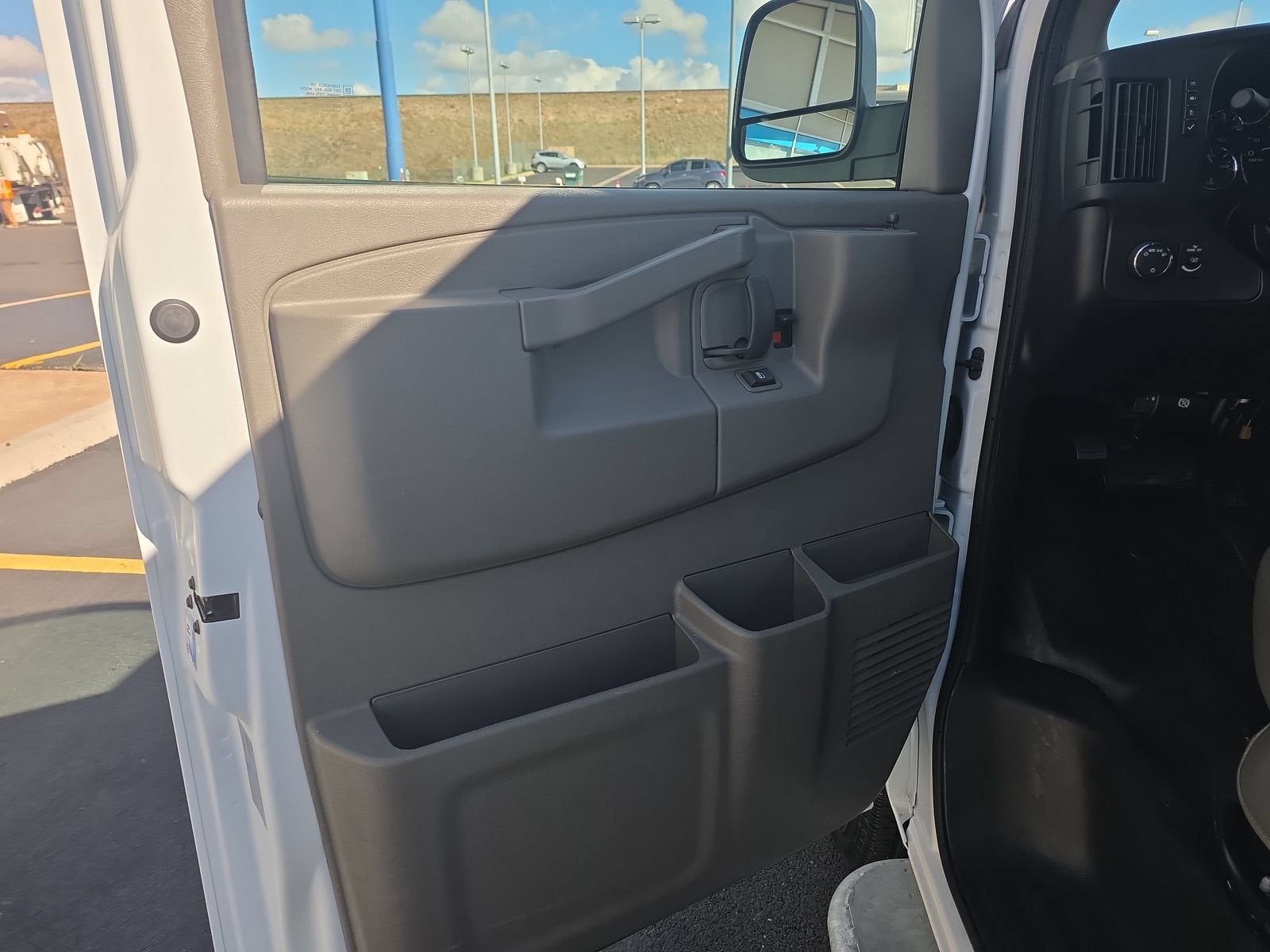 2025 Chevrolet Express Cargo WT