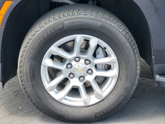 2025 Chevrolet Suburban LT