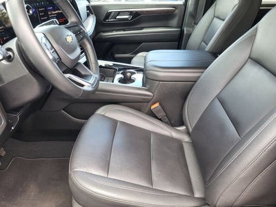 2025 Chevrolet Suburban LT