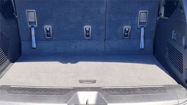 2025 Chevrolet Suburban LT