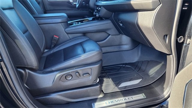 2025 Chevrolet Suburban LT