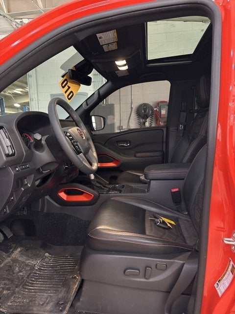 2025 Nissan Frontier Crew Cab PRO-4X 4x4
