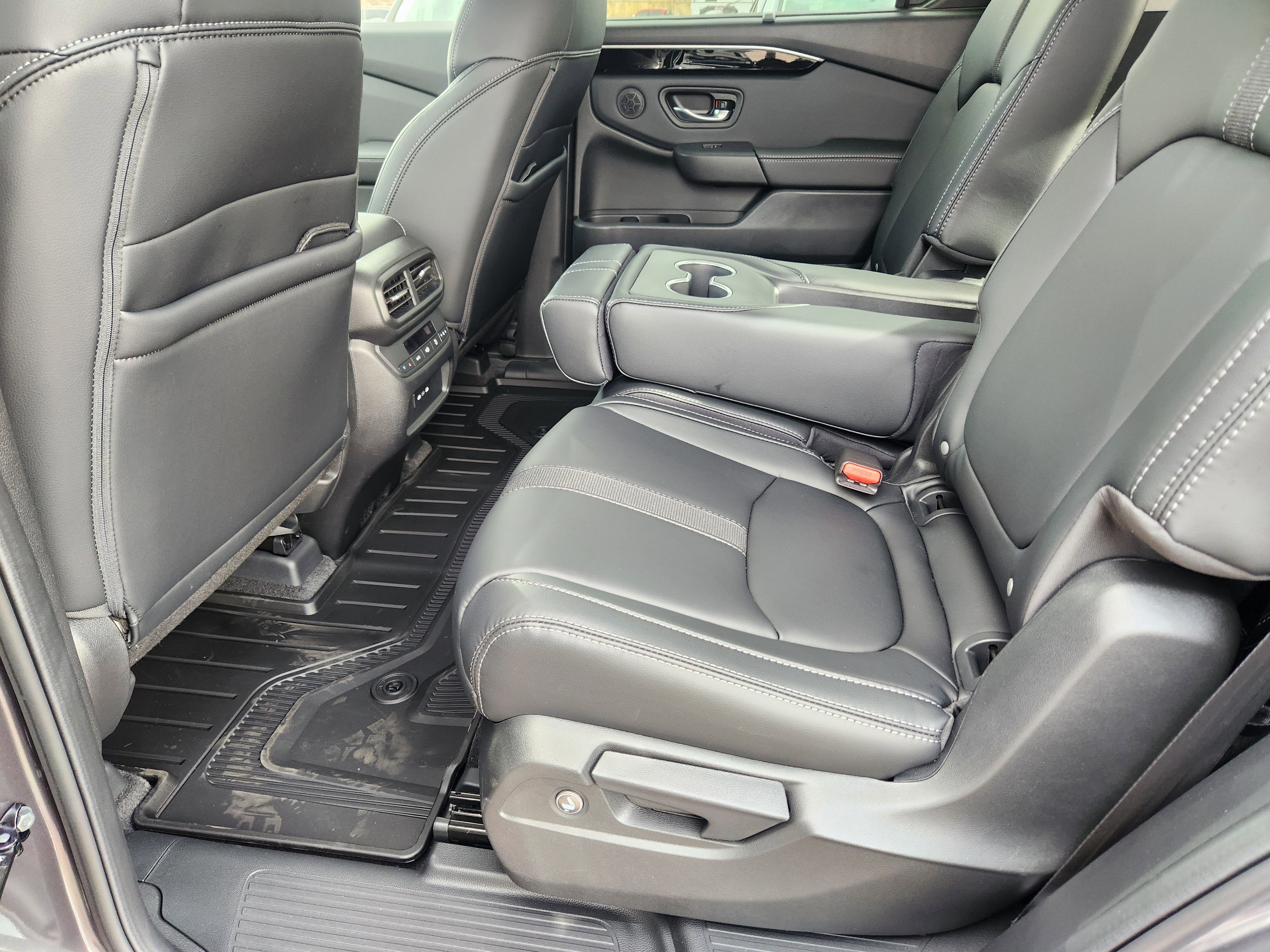 2025 Honda Pilot AWD TRG